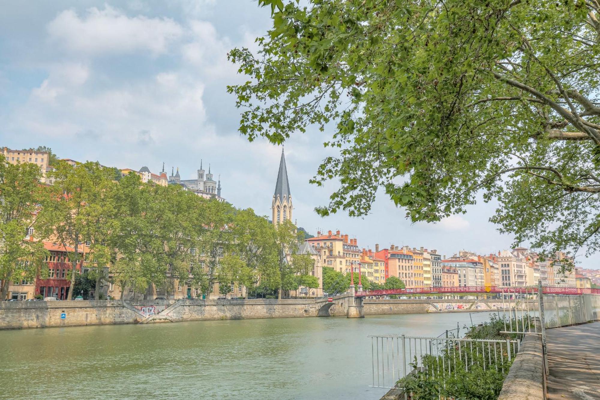 Appartement Cosy Et Calme Proche Metro Montplaisir Lyon