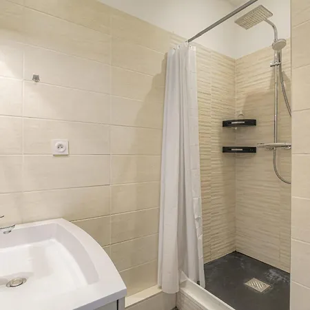 Cosy Et Calme Proche Metro Montplaisir Apartment Lyon Exterior photo